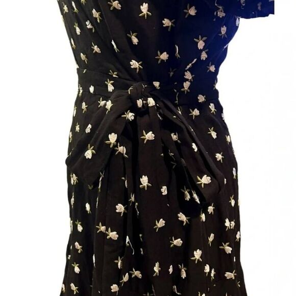 JILL STUART  Wrap Dress | Black Mini V-Neck  Floral Embroidered Size 4 Romantic - Picture 8 of 13